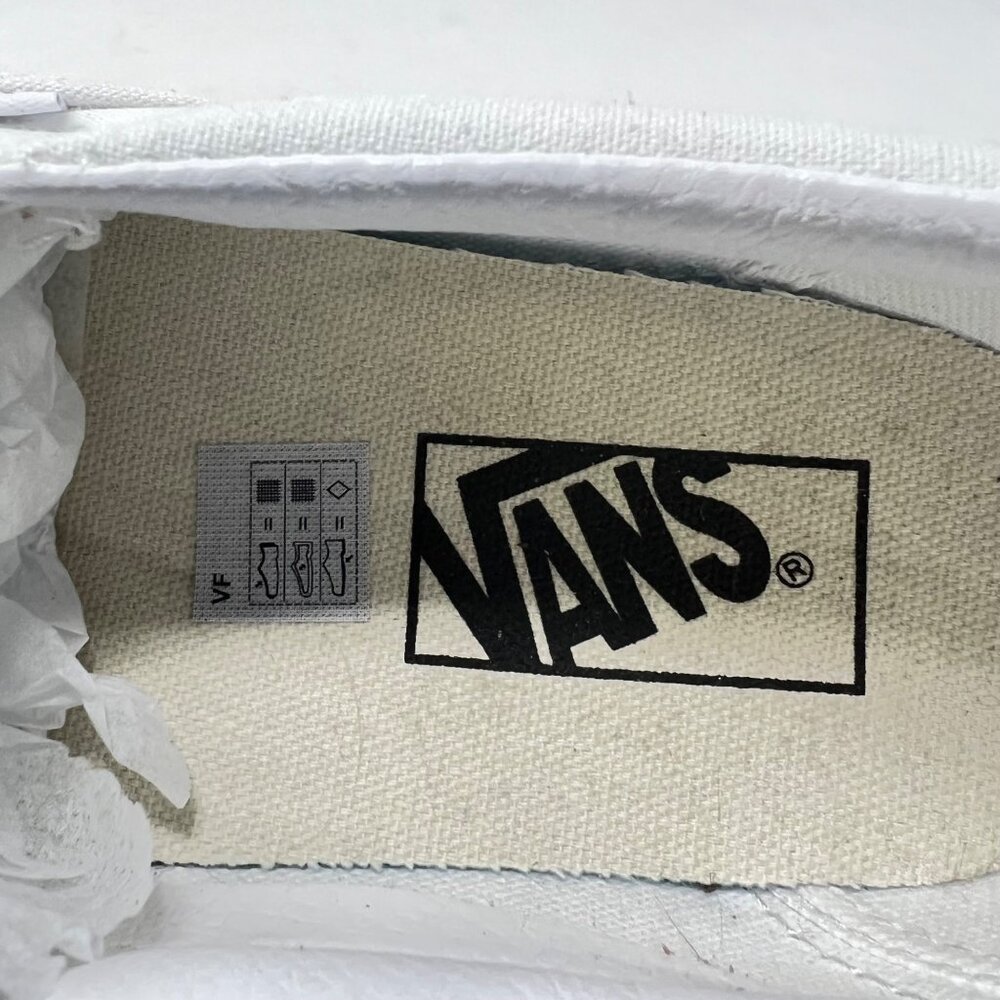 Vans Mens 8 Wm 9.5 Classic Slip On Solid White Skater Sneaker Shoes Indie Boho - Picture 4 of 10